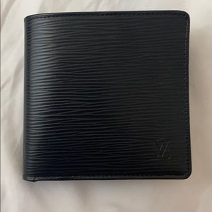 New Authentic Louis Vuitton Epi men’s wallet